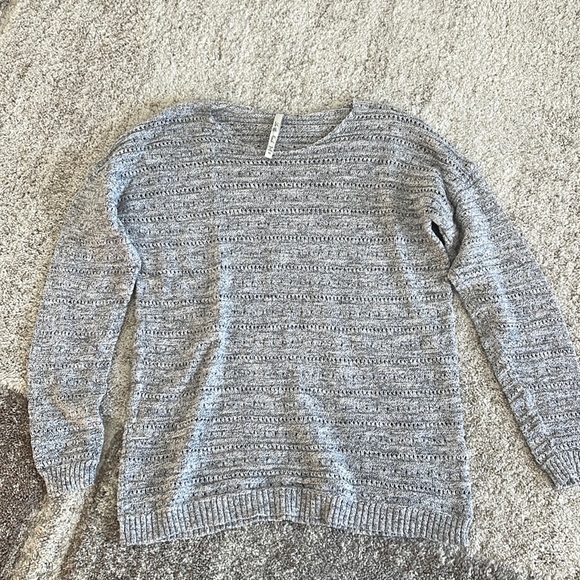 Grey knit sweater - Picture 1 of 3